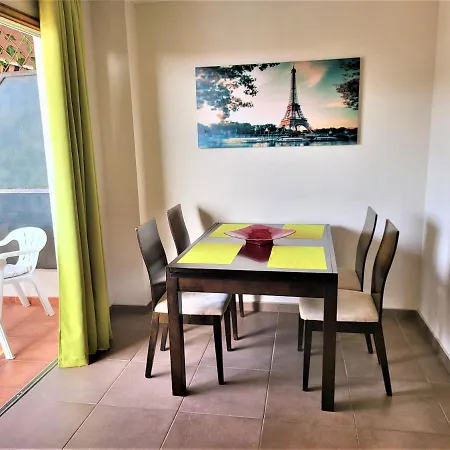 2 Bedrooms Sea View 100 Meters From Ocean Lägenhet