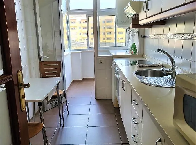 2 Bedrooms Sea View 100 Meters From Ocean *