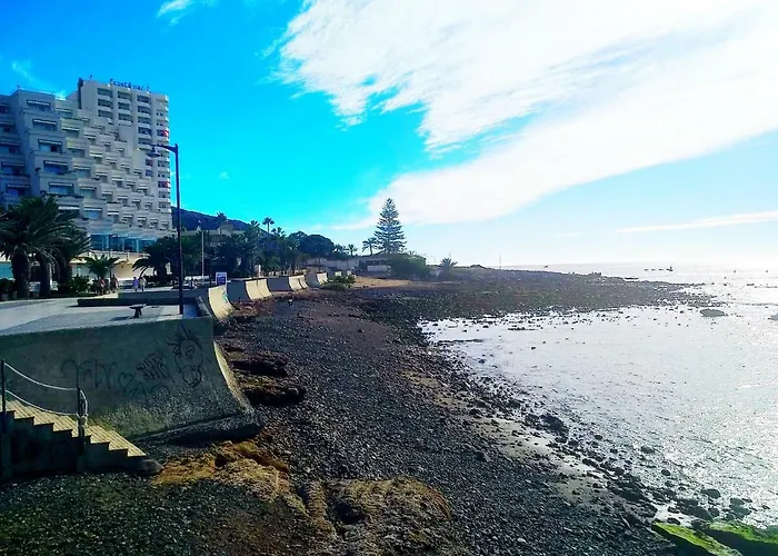 2 Bedrooms Sea View 100 Meters From Ocean דירה *